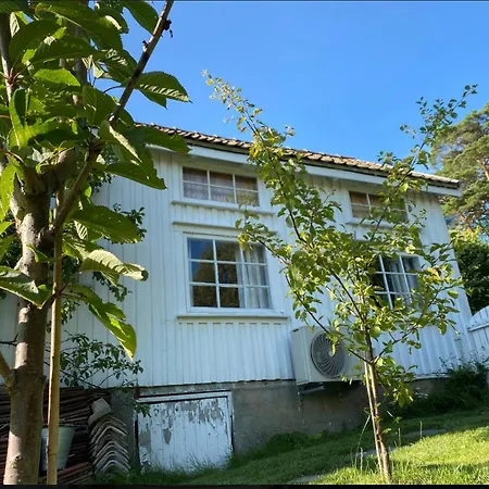 Sorlandshus I Skjaergarden Anneks * Grimstad (Aust-Agder)